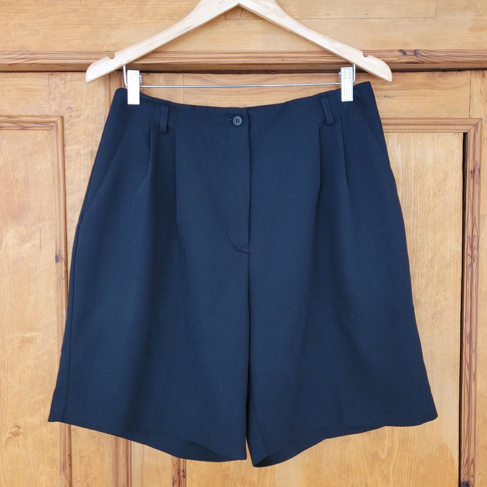 Tehama Nancy Haley Tailored Bermuda Shorts. Size 14